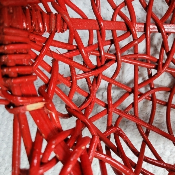 Vintage Large Red Apple Shaped Wicker Basket - Picture 10 of 10